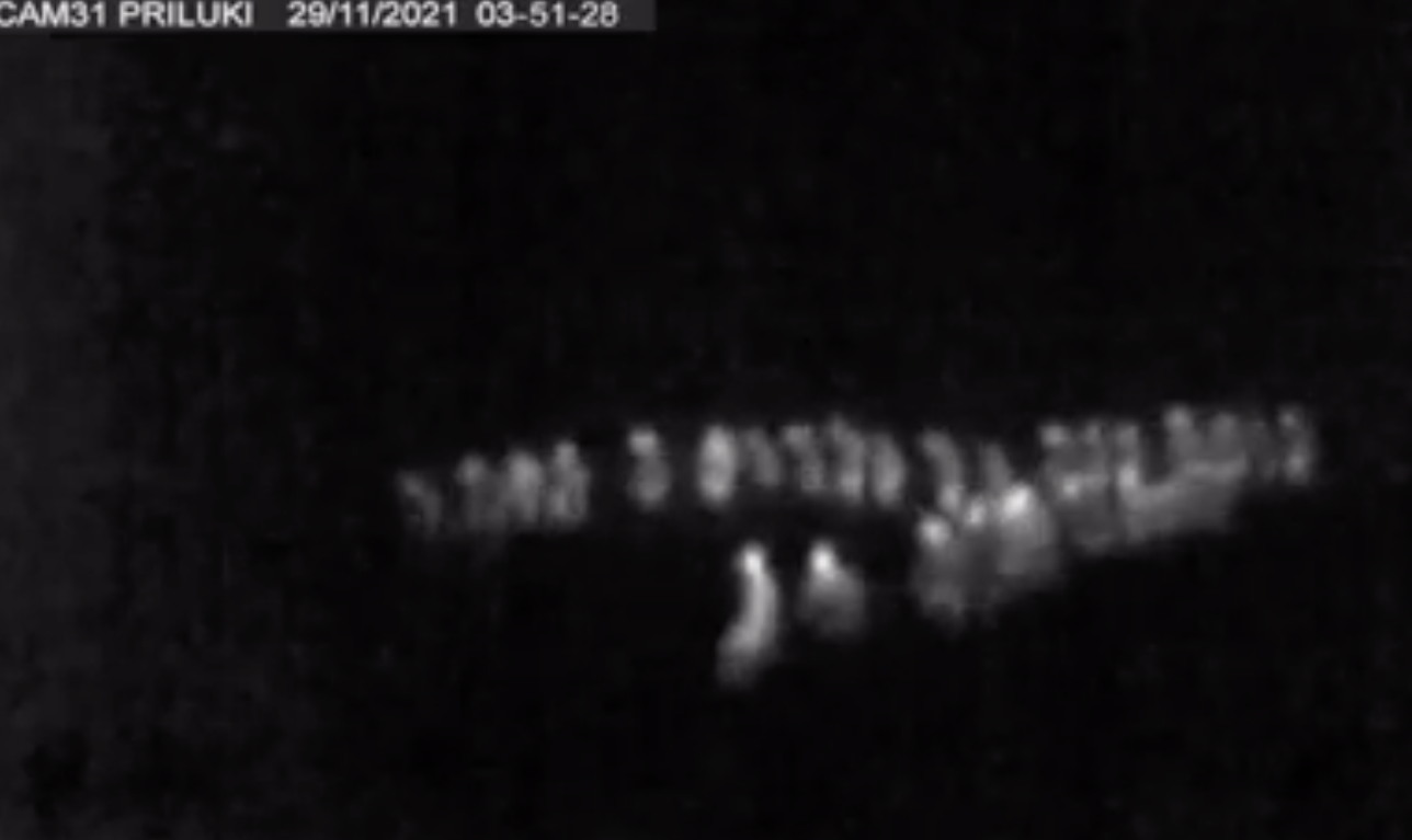 В соцсетях распространяется видео расстрела мигрантов на украинской границе