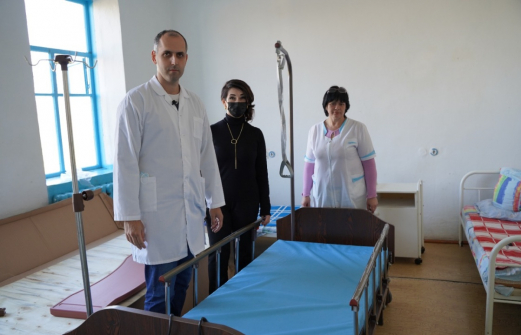Больницы Абинского района получили новые специальные кровати