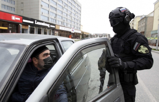 Полицейские изымают машины жителей Чечни из-за долгов по ЖКХ – СМИ