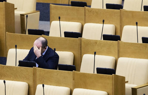 Астраханских депутатов лишь пожурили за скрытые доходы
