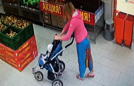 Продукты в супермаркетах Севастополя воровали с помощью детской коляски