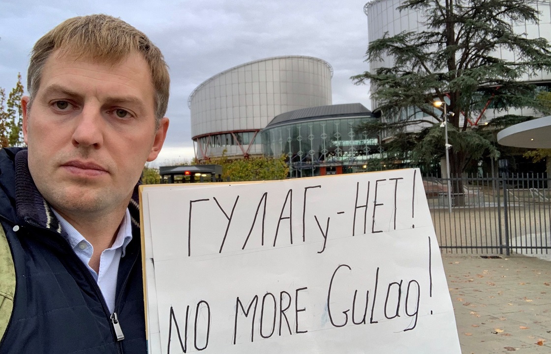 Власти Чечни прокомментировали покушение на основателя Gulagu.net