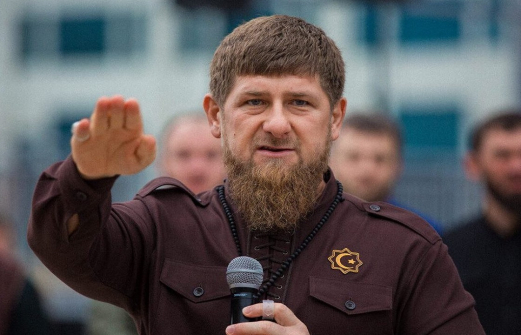 Хвала Аллаху: флаг Кадырова подняли на Украине