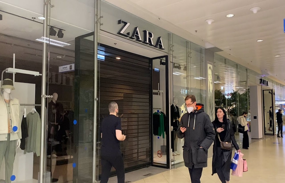 Сети закрывают магазины. Закрытие Zara. Закрытые магазины. Закрылся бутик.