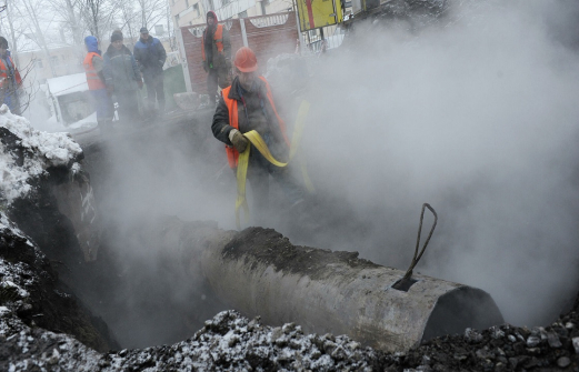 13 человек обварились кипятком из-за прорыва теплотрассы в Ростове