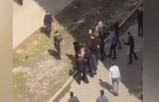 Жители Ингушетии напали на полицейского и отобрали его оружие. Возбуждено дело
