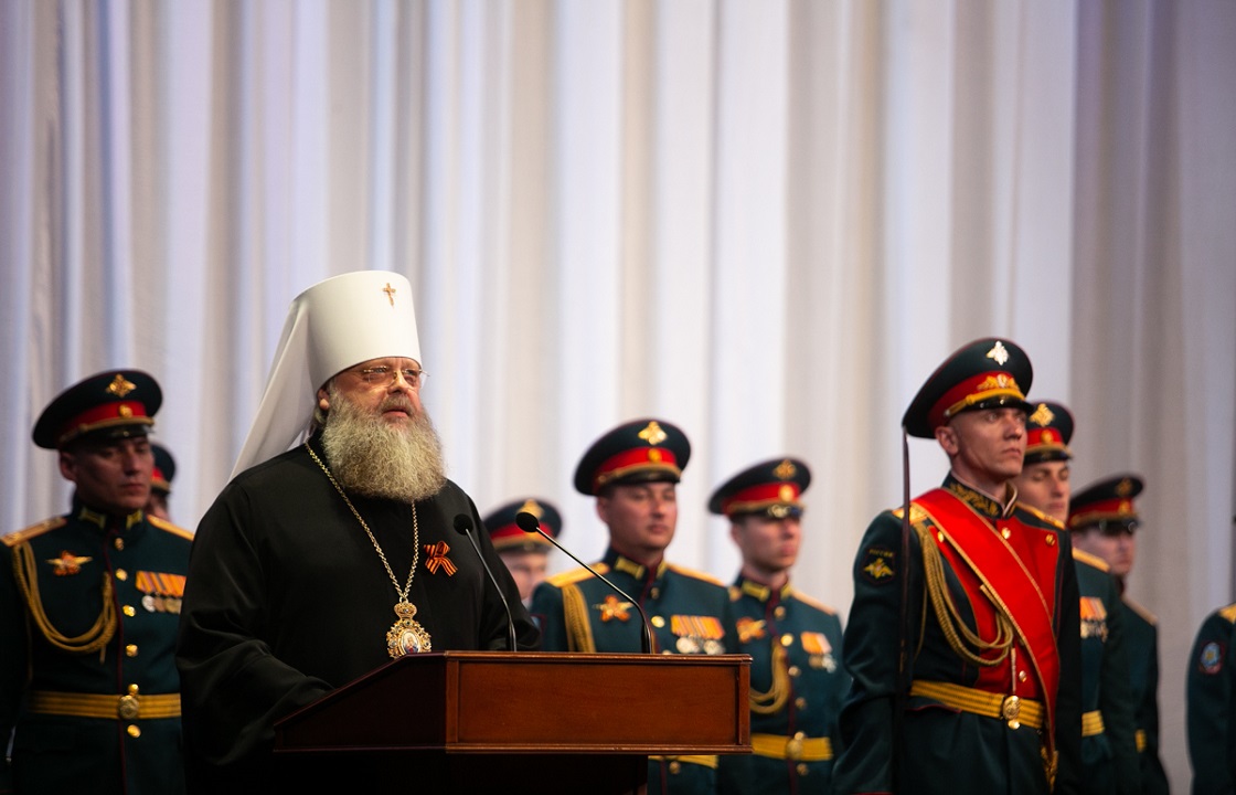Поздравляя с Днем Победы, митрополит Меркурий прошелся по либералам и Киркорову