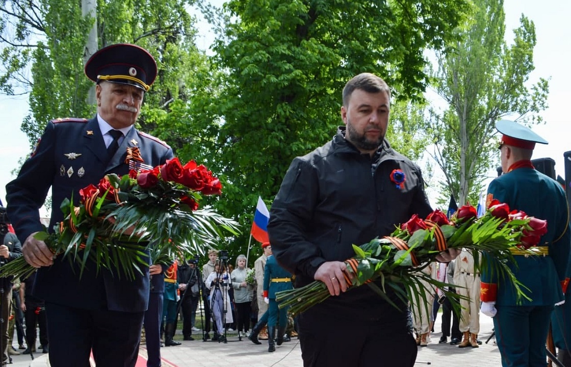 Площадь Конституции СССР в Донецке назвали в честь погибшего дагестанца. Видео