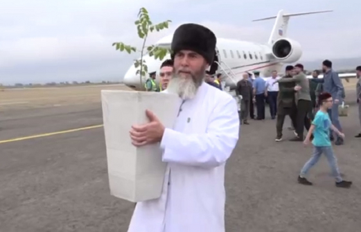 В Чечню привезли отросток дерева, под которым отдыхал Мухаммад