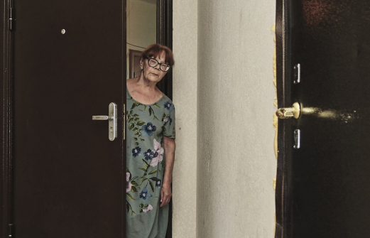 Коллекторы оставили без жилья 80-летнюю жительницу Краснодара