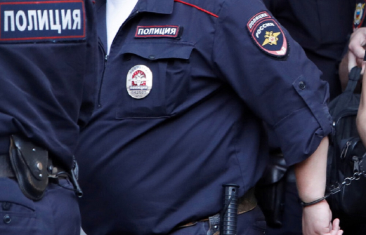 Трех наркополицейских из Ставрополя судят за миллионную взятку