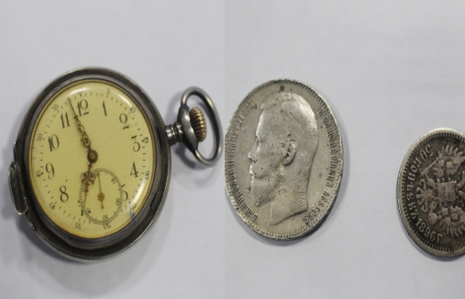Старинные часы и серебряные монеты попытались контрабандно вывести через "Платов"