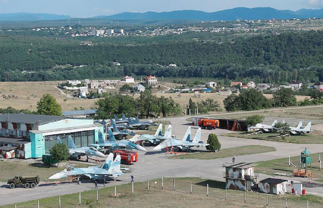 Боекомплект военного самолета взорвался на аэродроме в Севастополе