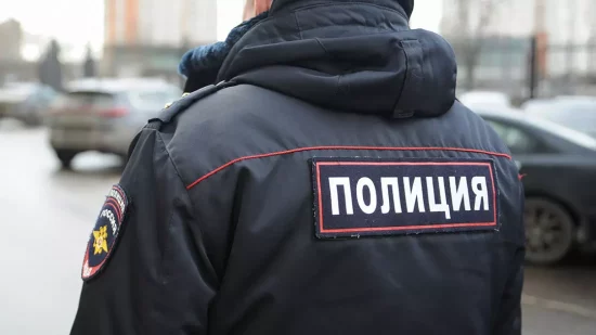 В Астрахани молодые люди угнали автомобиль и укусили сотрудника полиции