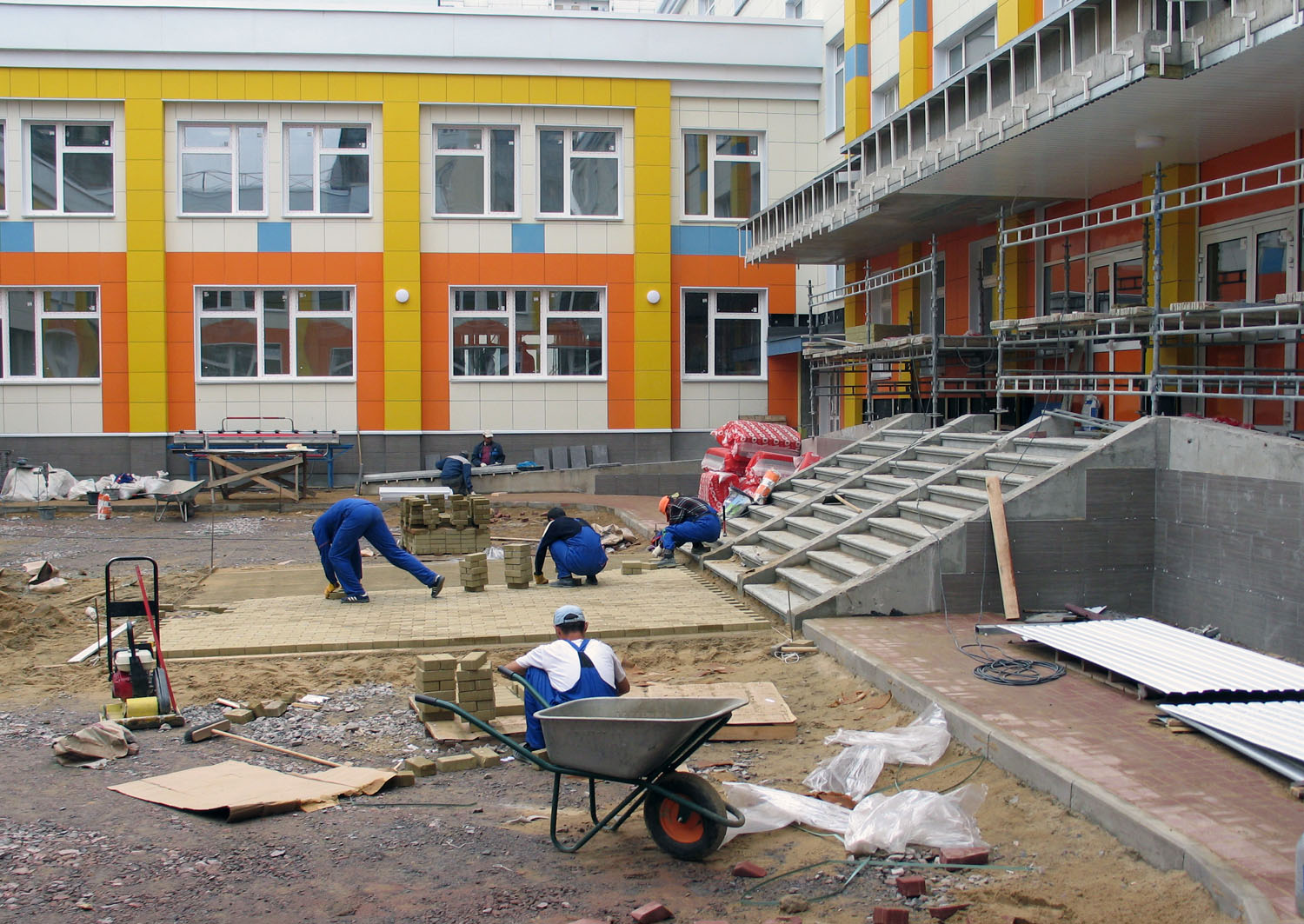 По программе партии «Единая Россия» и Минпросвещения отремонтировали 1100 школ в 75 регионах России