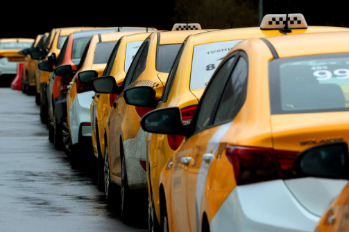 В Госдуме приняли закон о регулировании работы такси