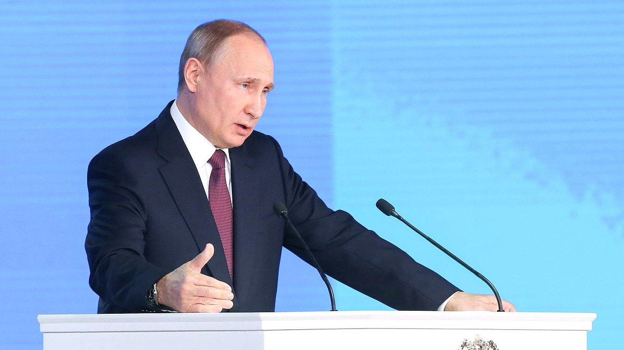 Владимир Путин повысил в воинских званиях двух генералов из Дагестана