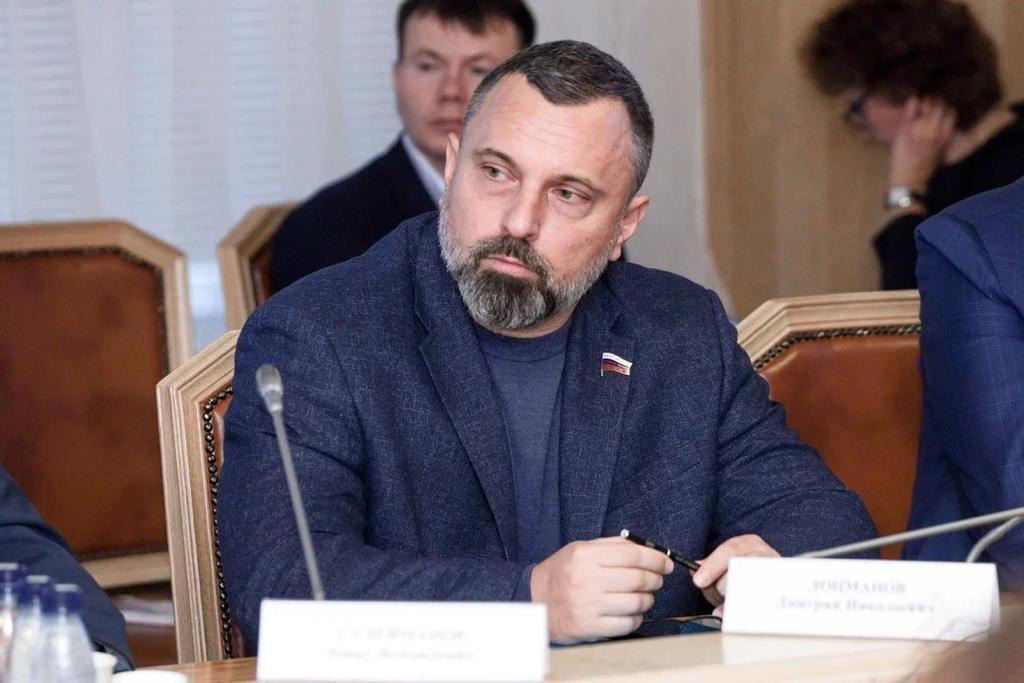 В ходе региональной недели депутат Государственной Думы Дмитрий Лоцманов обсудил с аграриями дополнительные меры поддержки