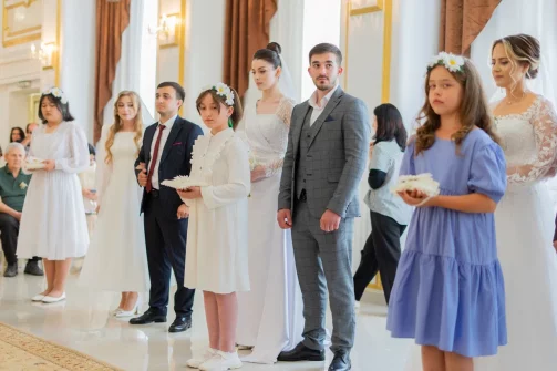 В День семьи, любви и верности в Черкесском загсе прошла особенная церемония бракосочетания