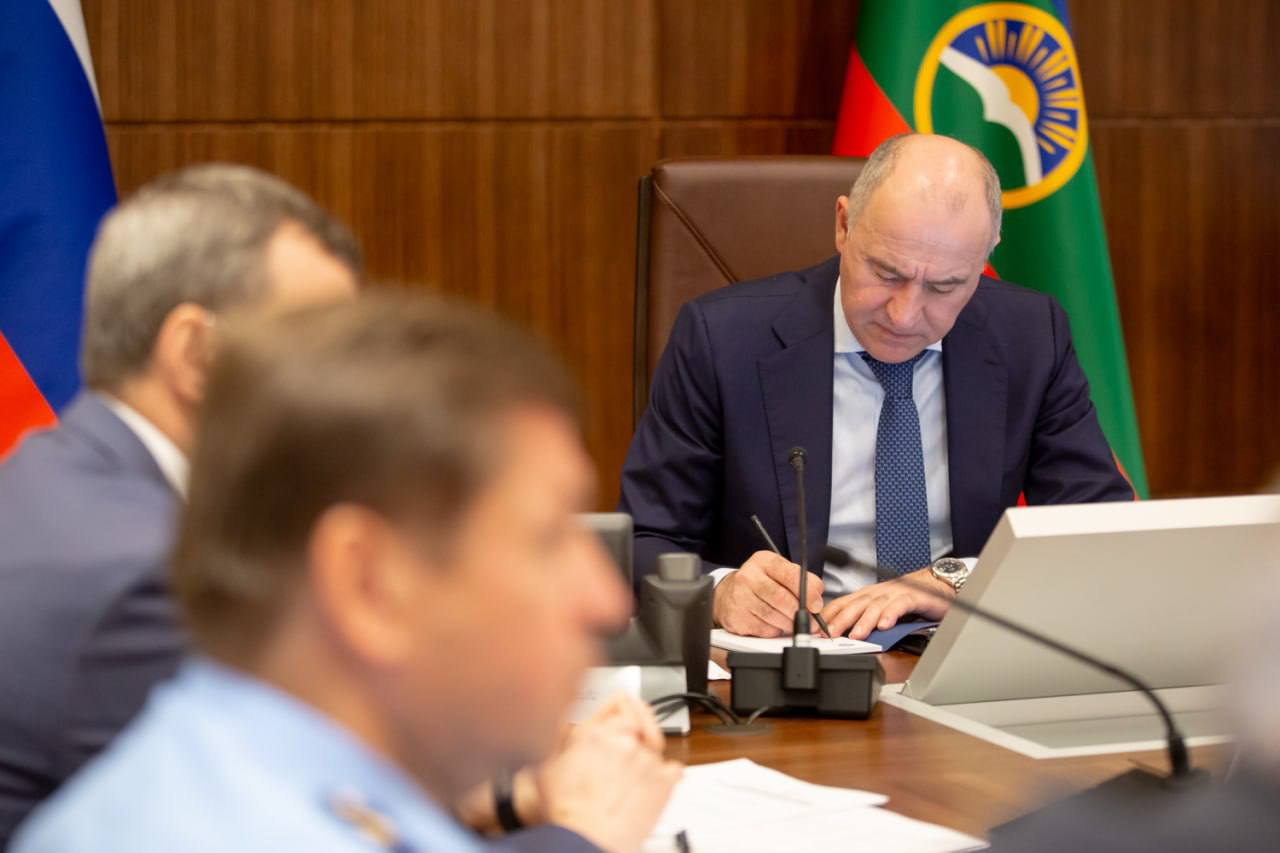 Глава КЧР Рашид Темрезов провел очередное заседание Антитеррористической комиссии