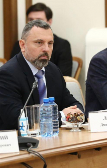 В ходе региональной недели депутат Государственной Думы Дмитрий Лоцманов провел мониторинг цен на некоторые продукты питания в крае