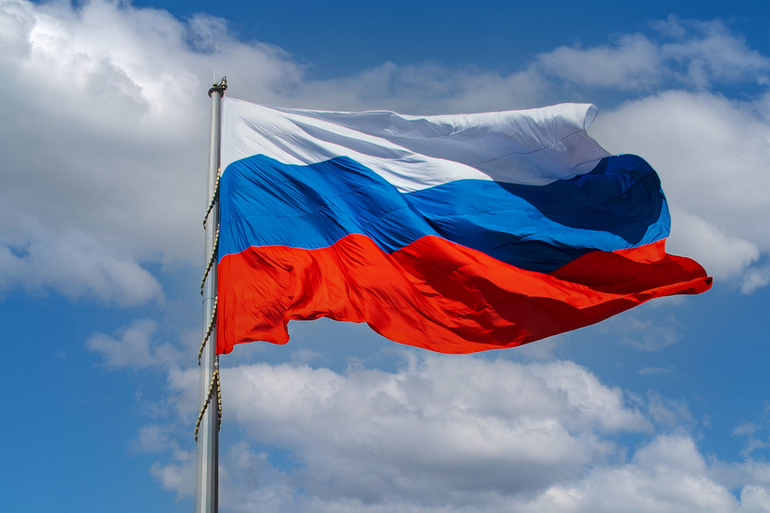 Избиратели Усть-Джегуты мастерили сувениры в цветах российского флага России