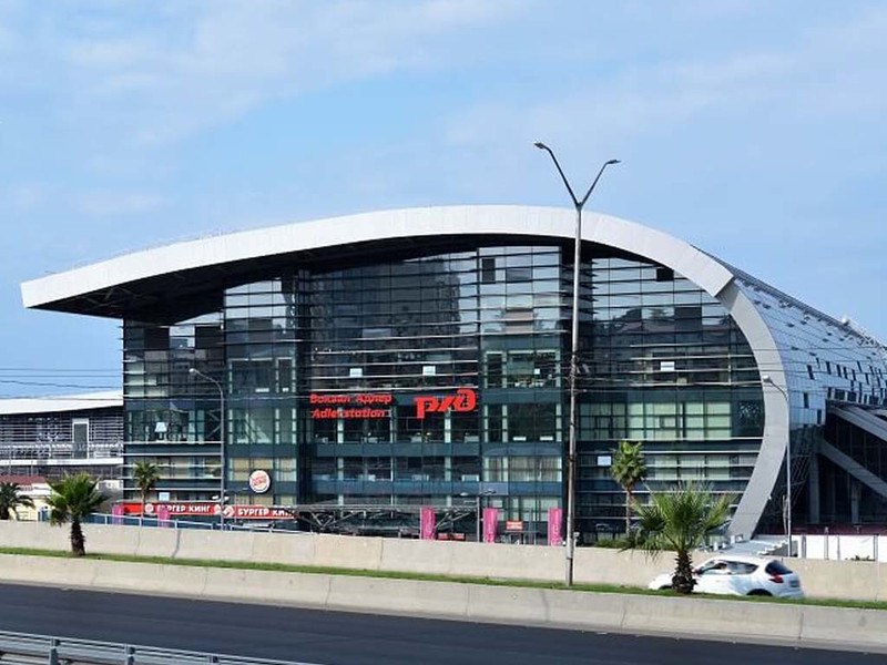 Вокзал Адлера стал лидером в рейтинге вокзалов по числу отправленных пассажиров на СКЖД