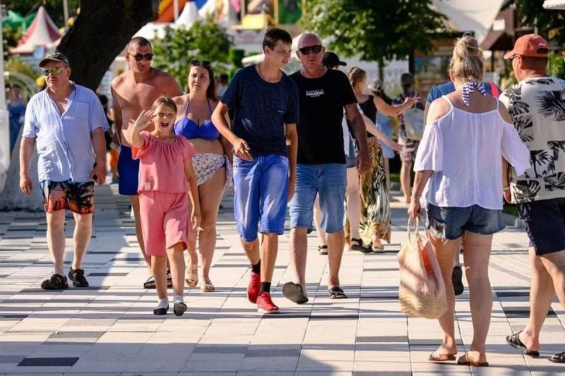 Как много жителей Краснодарского края планируют провести летний отпуск в 2024 году?