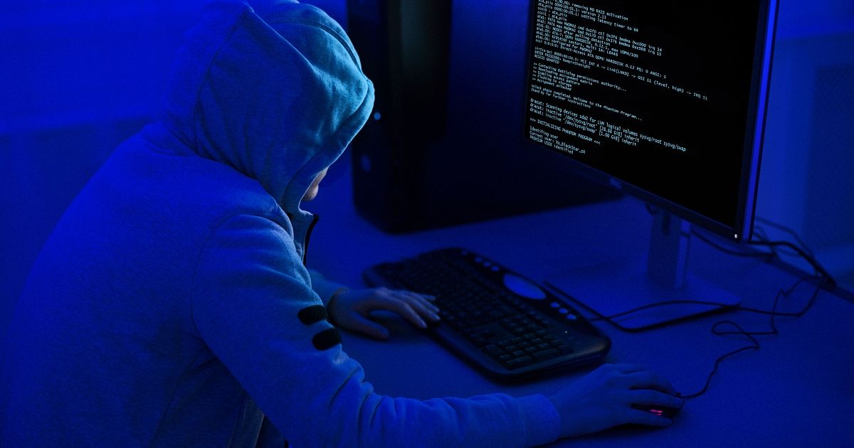 Устинов сообщил о 27 тысячах кибератак на инфраструктурные объекты ЮФО