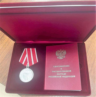 Медика из СКФО наградили медалью за спасение детей Донбасса