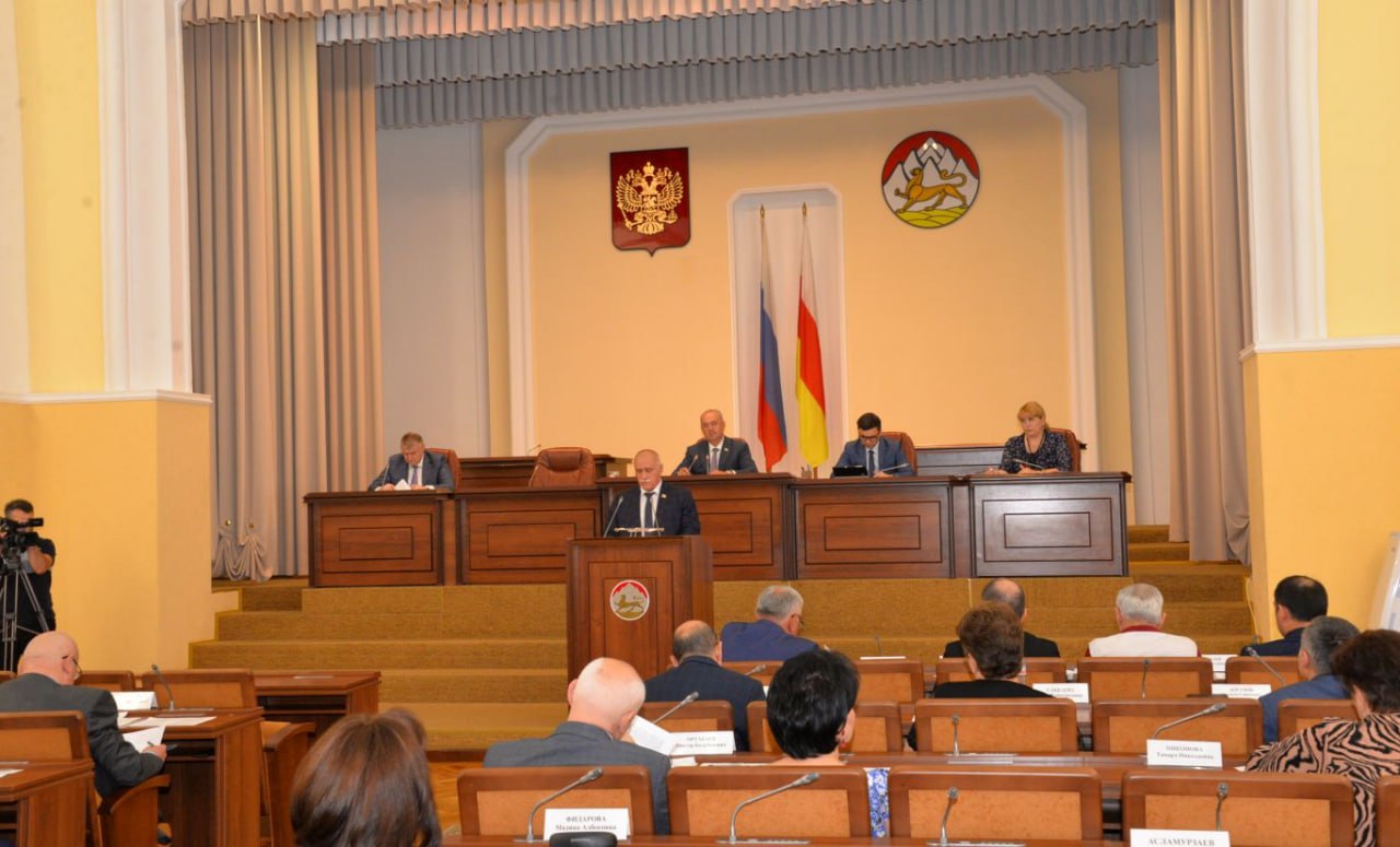 Прокурор Северной Осетии Александр Морозов предложил лишать полномочий муниципальных депутатов в республике, если минюст признает избранника иноагентом