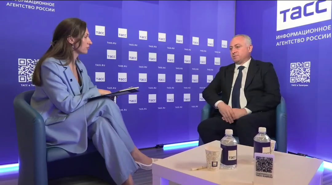 Бадра Гунба дал интервью ТАСС: главное о безопасности, логистике и сотрудничестве с Россией