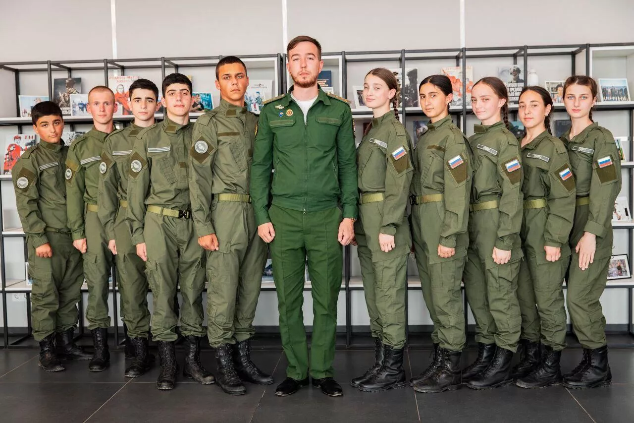 Абхазские школьники отправились в оборонно-спортивный лагерь «Авангард» в Волгоградской области