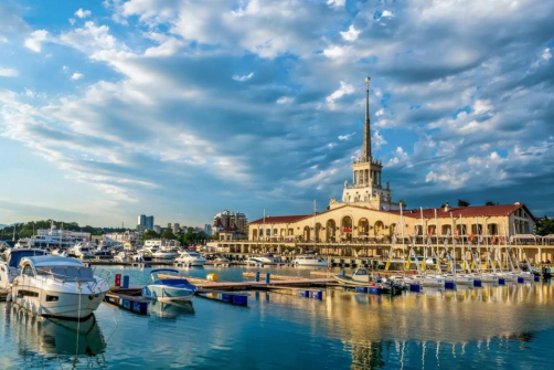 Жители Москвы и Санкт-Петербурга чаще других россиян выбирают для жизни и отдыха Сочи