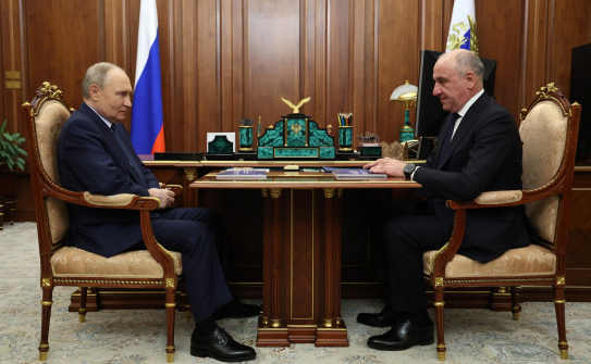Владимир Путин и Рашид Темрезов обсудили развитие Карачаево-Черкесии на рабочей встрече