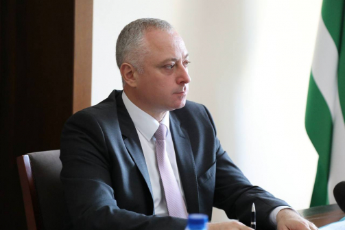 Президент Абхазии Бадра Гунба поручил правительству разработать масштабные программы в ключевых сферах экономики
