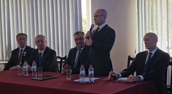 Сергей Кириенко анонсировал введение ставок советников по воспитанию в школах Южной Осетии