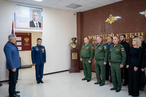 Глава Карачаево-Черкесии представил нового руководителя Военного учебного центра имени Героя России Канамата Боташева