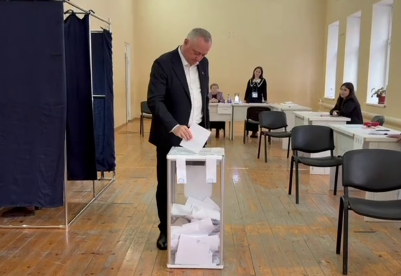 Президент Абхазии принял участие в выборах местного самоуправления