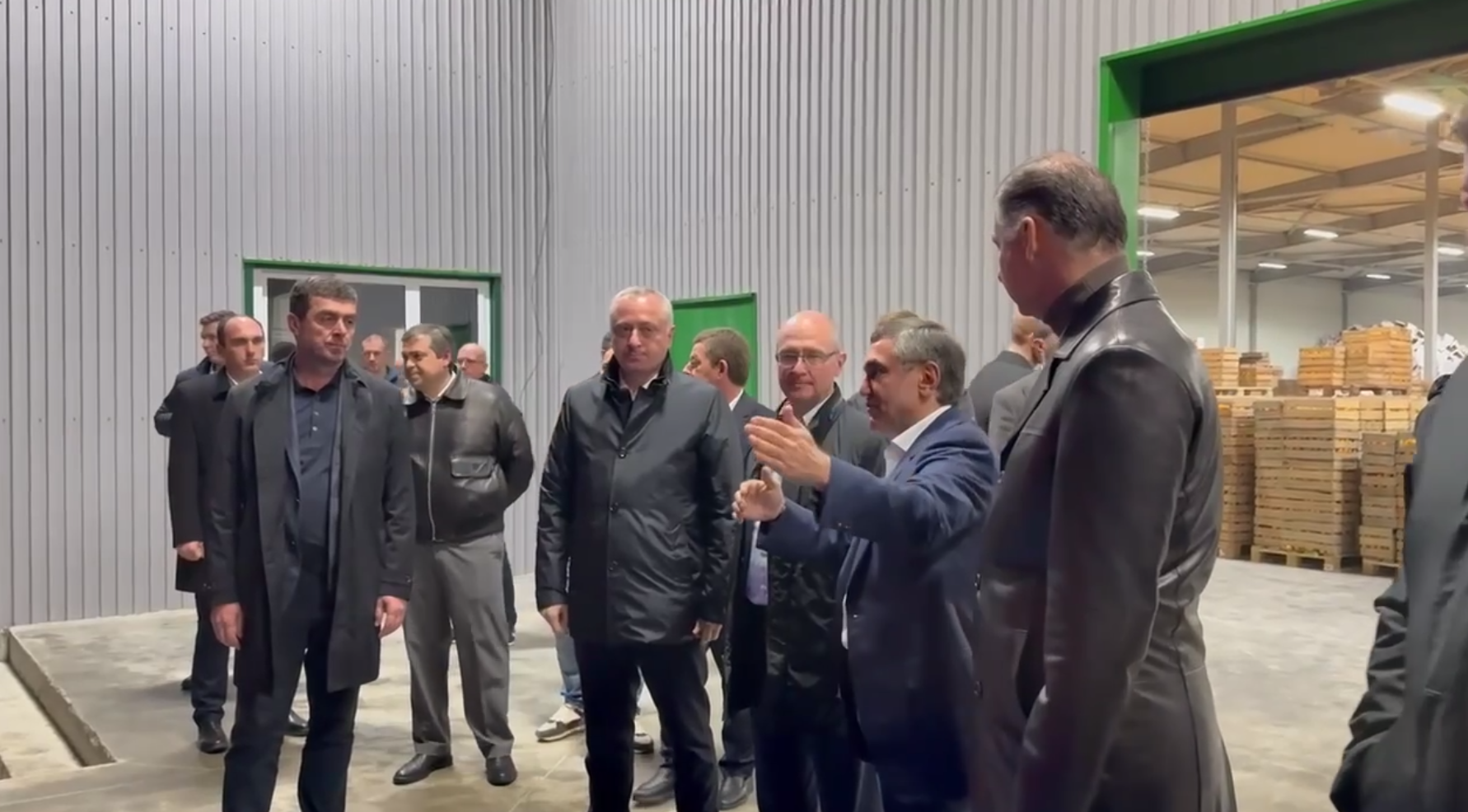 Президент Абхазии и Сергей Кириенко посетили «Абхазскую цитрусовую компанию»