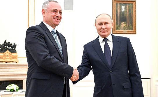 Президенты Абхазии и России обменялись новогодними поздравлениями