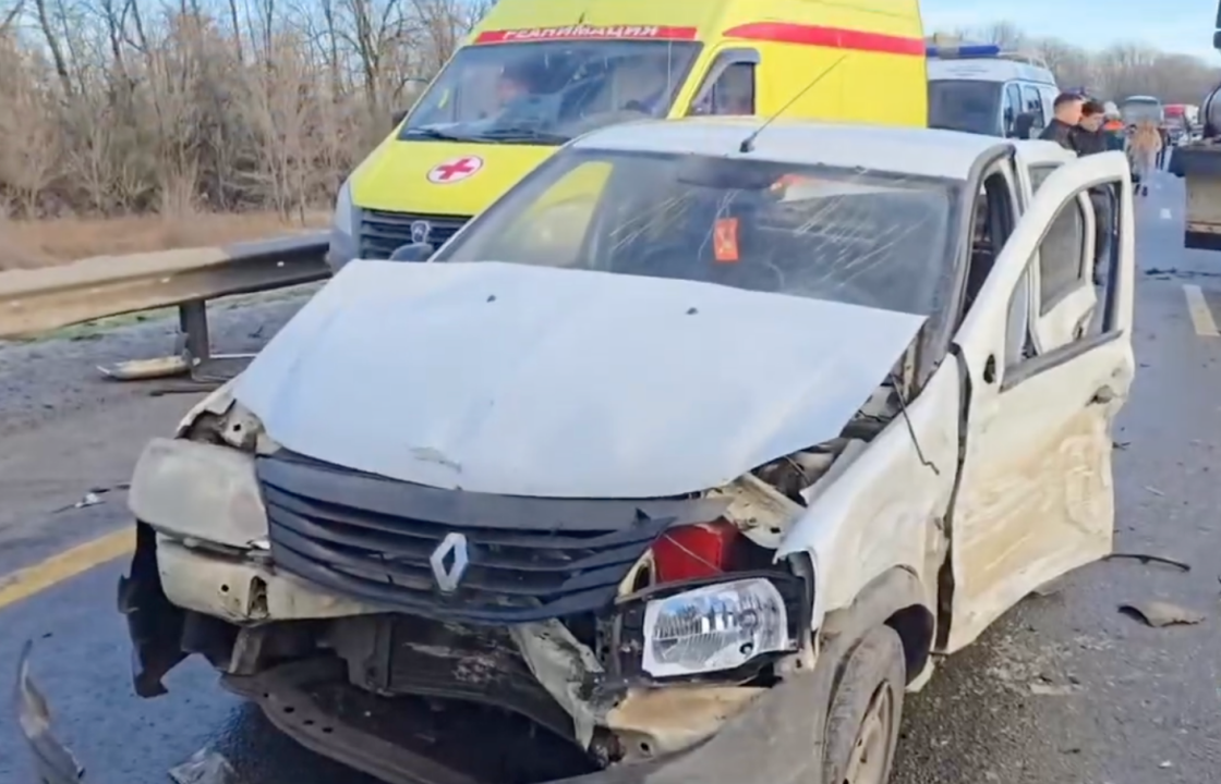 Ростовские инспекторы выясняют детали массового ДТП с четырьмя погибшими