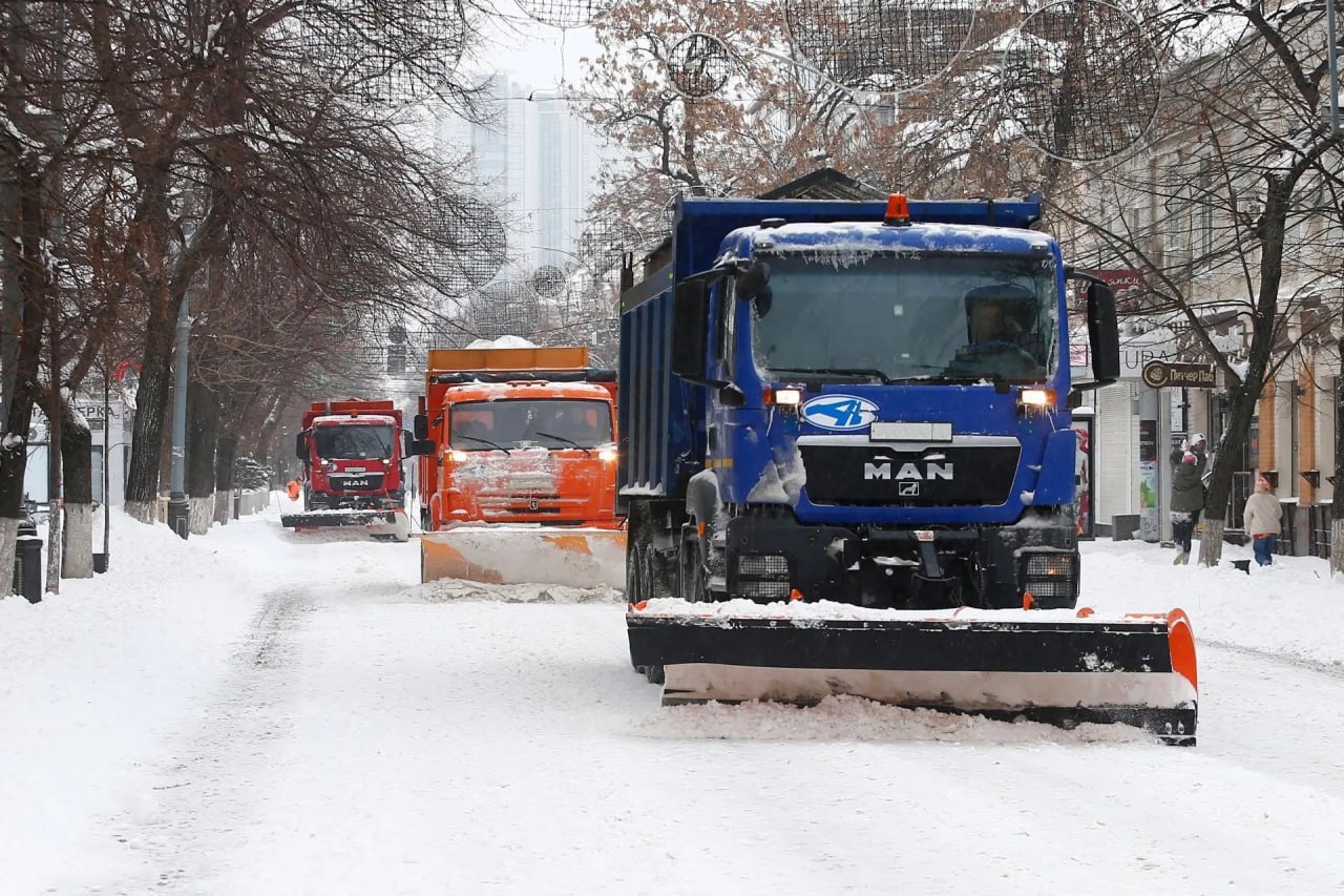 В Краснодаре коммунальные службы устраняют подтопления улиц из-за резкого потепления