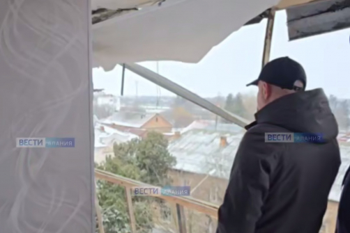 Обломки беспилотника повредили жилой дом в Беслане, пострадали три человека