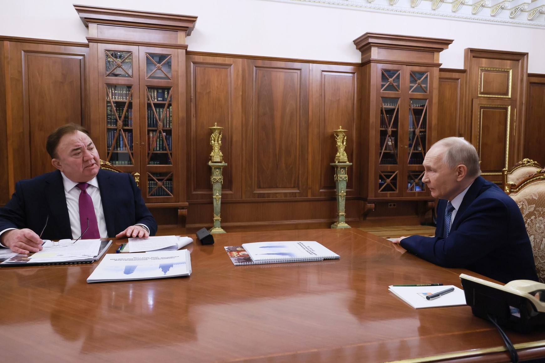 Владимир Путин поручил главе Ингушетии сохранить системный подход к поддержке семей участников СВО