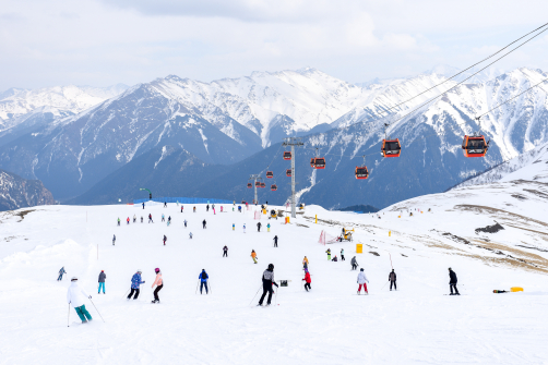 Как инвестиции в туризм меняют экономику КЧР: от прорывных проектов до малого бизнеса