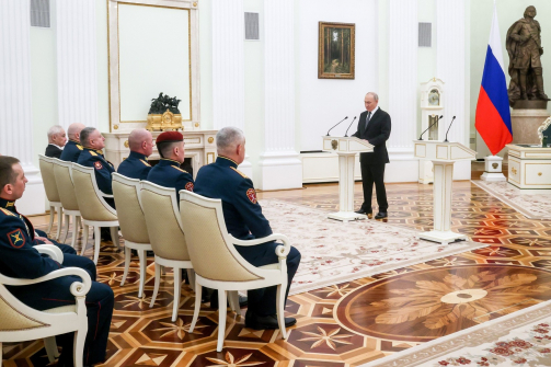 Владимир Путин вручил государственные награды военнослужащим в Кремле