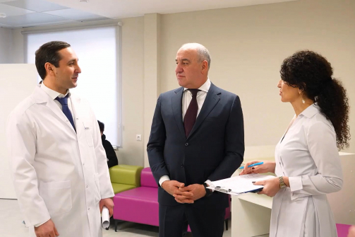 Детская поликлиника в Черкесске после реконструкции получила цифровые сервисы и современное оборудование