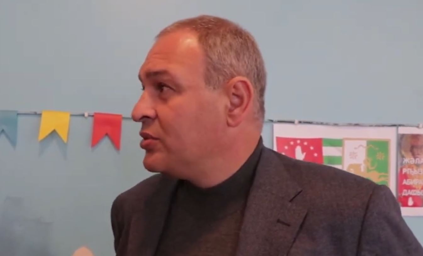 В Абхазии Верховный суд усмотрел признаки преступления в действиях депутата Кварчия