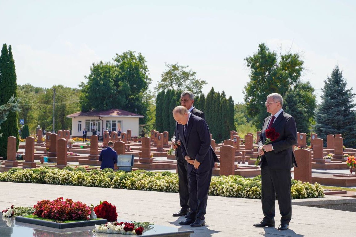 Путин поручил привести в порядок «Город ангелов»: в Беслане реконструируют мемориал жертвам теракта